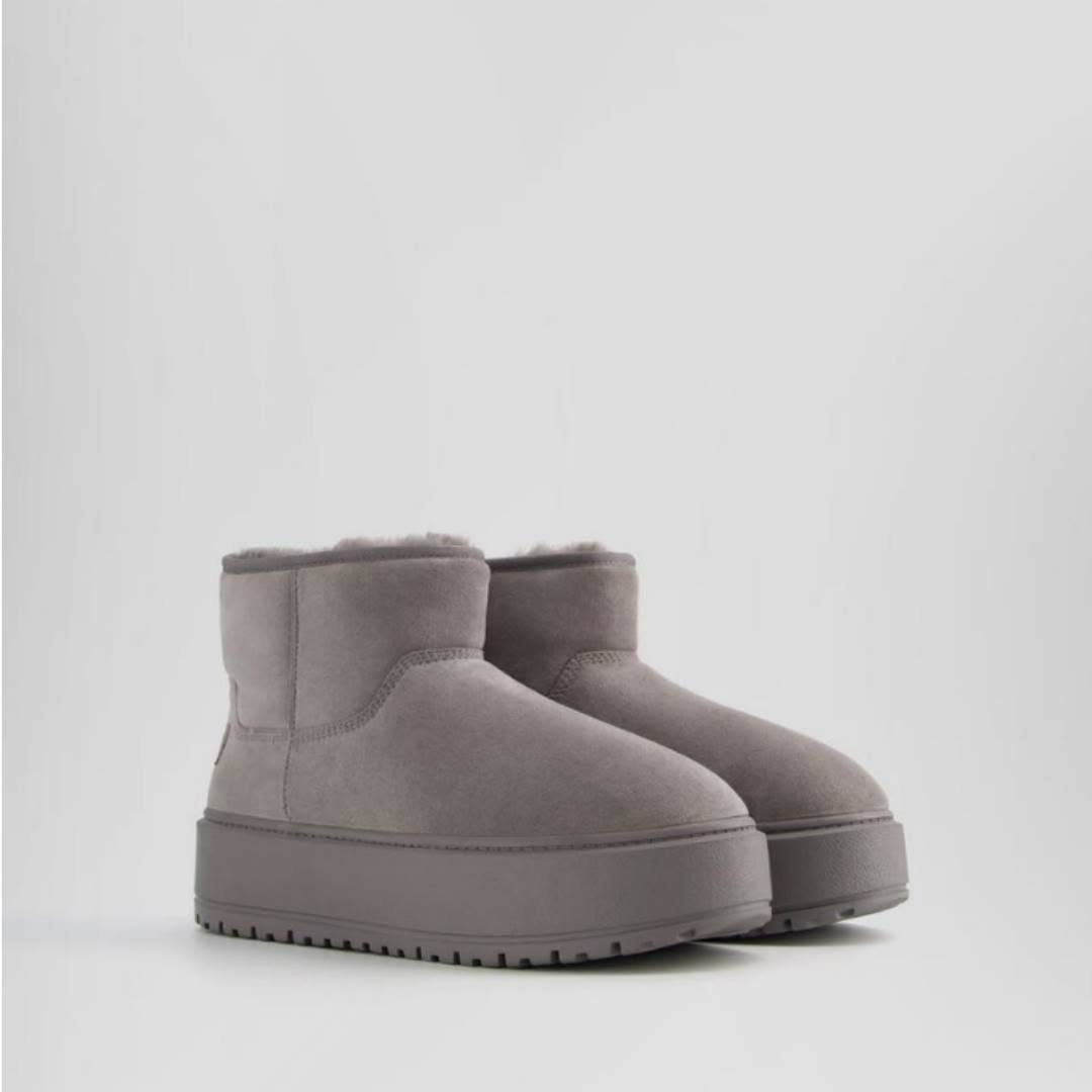 بوت جیر و خز زنانه BERSHKA