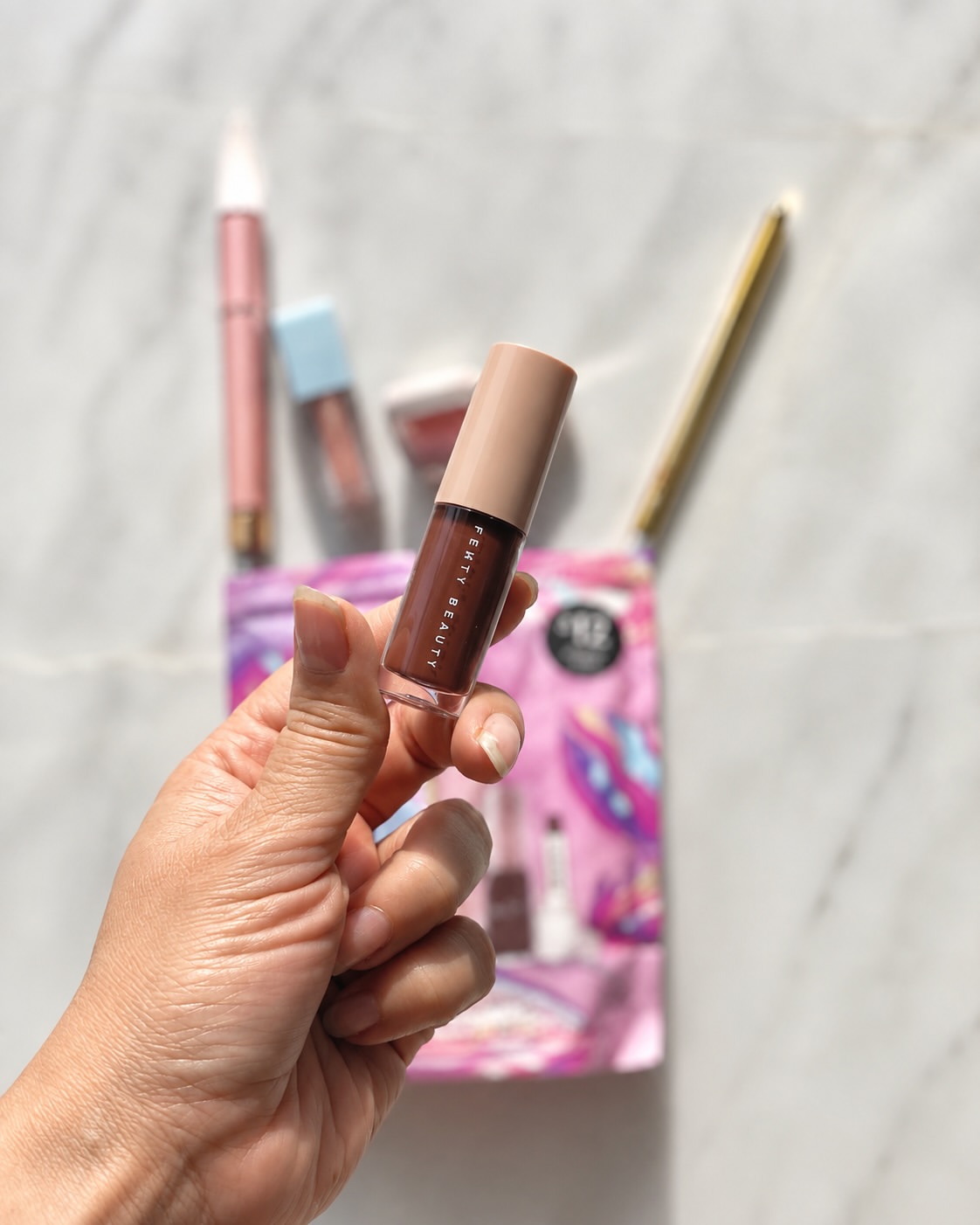 Fenty Beauty Gloss Bomb – Hot Chocolit